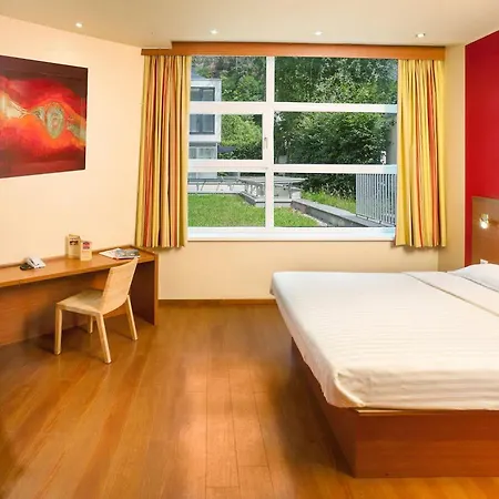 Leonardo Center Hotell 3*