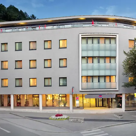 Leonardo Center 3*