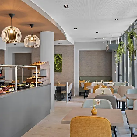 Hotel Leonardo Center 3*