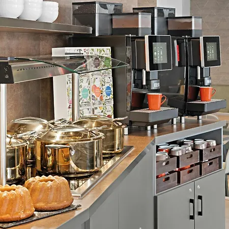 Leonardo Center Hotel