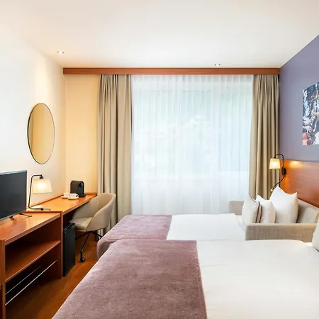 Hotel Leonardo Center 3*