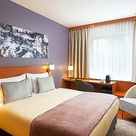 Leonardo Center 3*