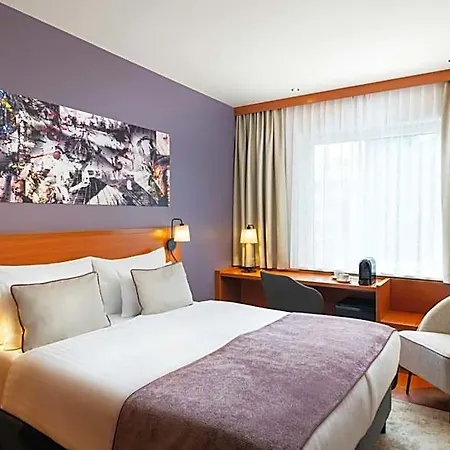 Leonardo Center 3*