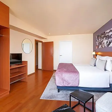 Otel Leonardo Center 3*