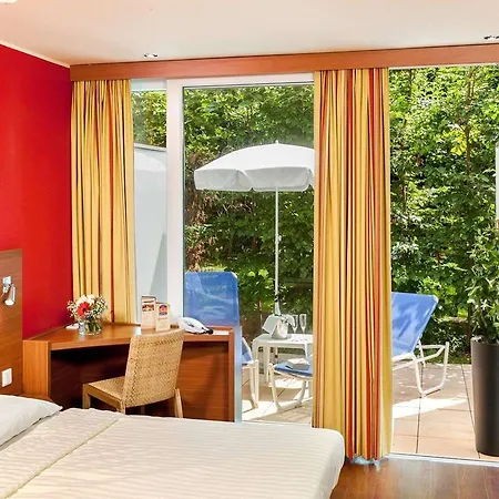 Leonardo Center 3*