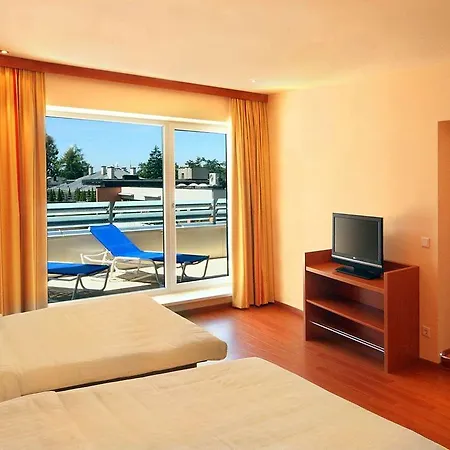 Leonardo Center Hotell 3*