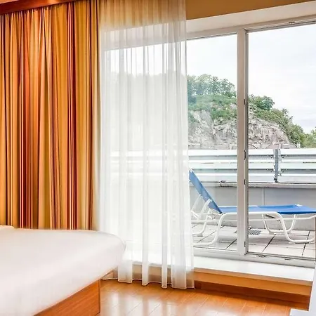 Leonardo Center Hotel