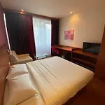 Leonardo Center 3*