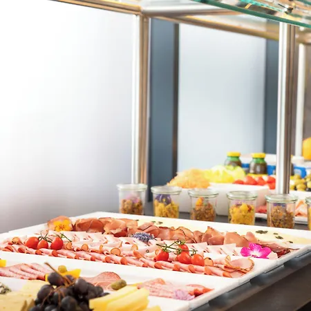 ホテル Leonardo Center