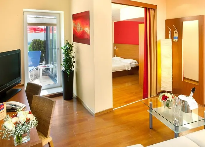 Leonardo Center 3*