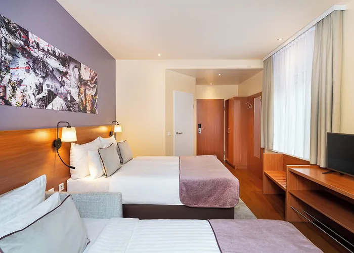 فندق Leonardo Center 3*