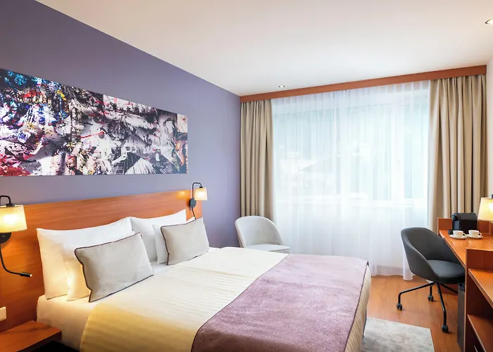 فندق Leonardo Center 3*